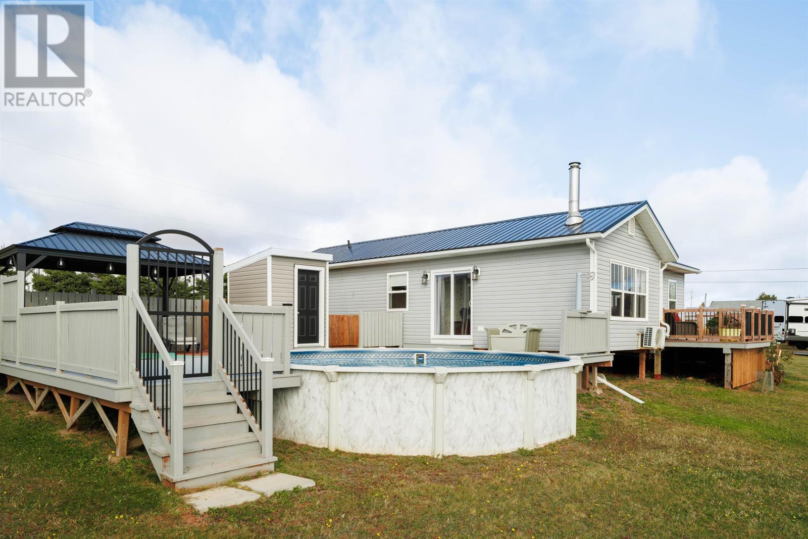 9 Clearview Lane Property Photo 17