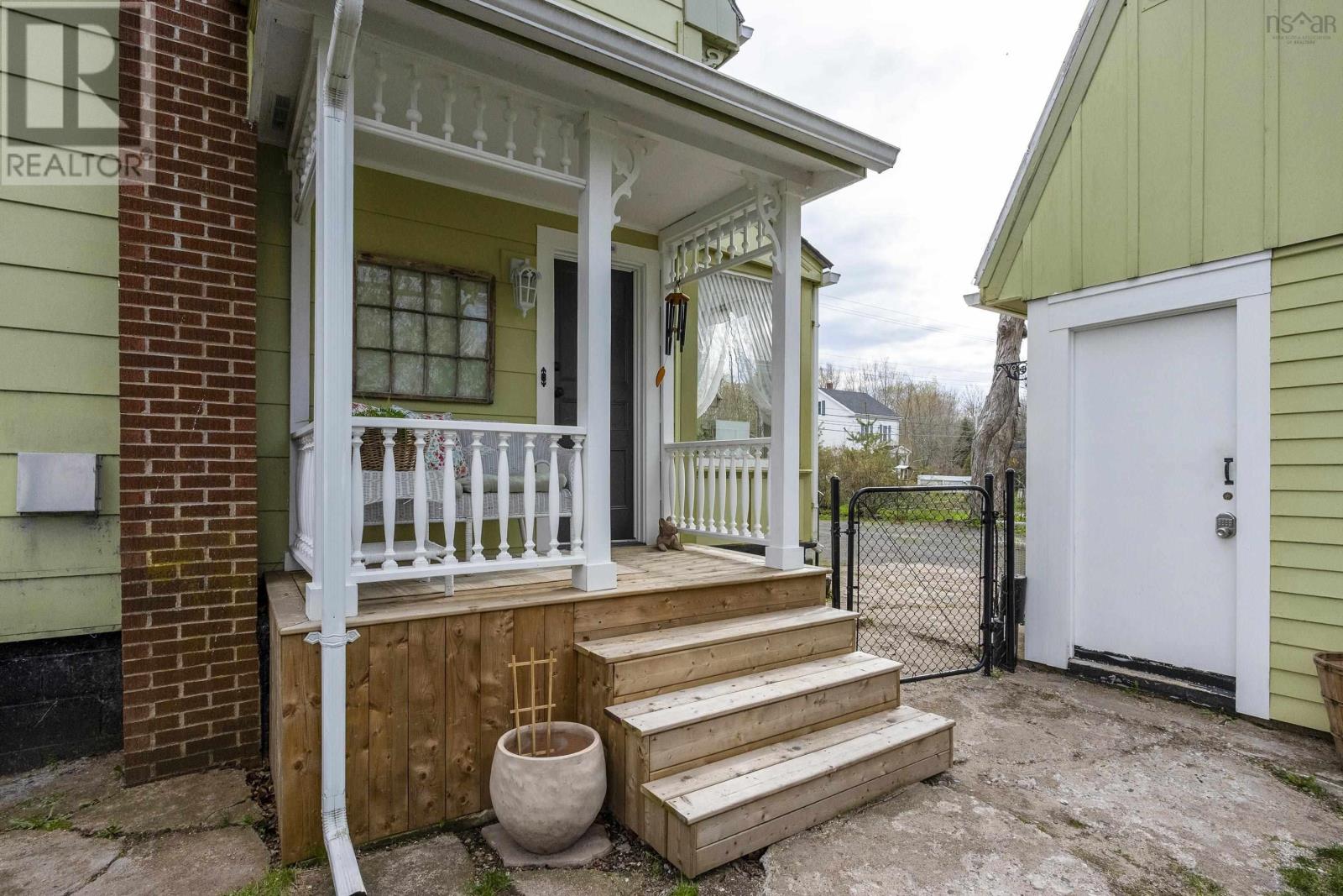 220 Main Street Property Photo 6