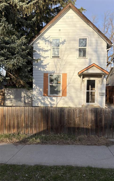 255 2nd Street Property Photo 1