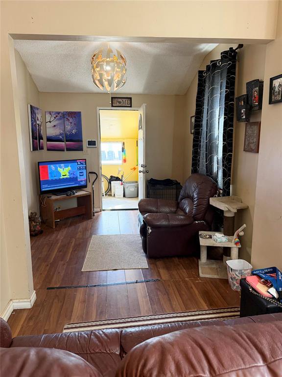 255 2nd Street Property Photo 5