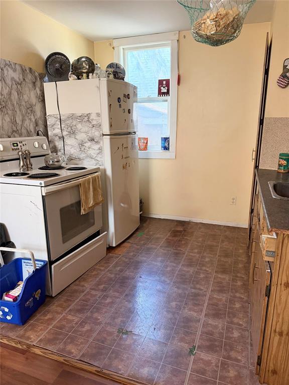 255 2nd Street Property Photo 6