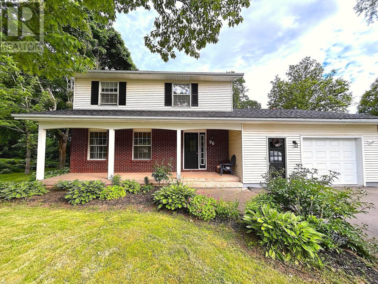 96 Nassau St. Property Photo 2