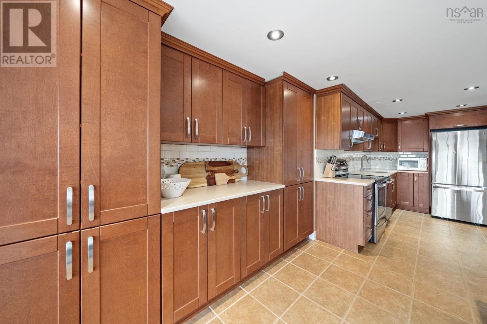 706 6369 Coburg Road Property Photo 13