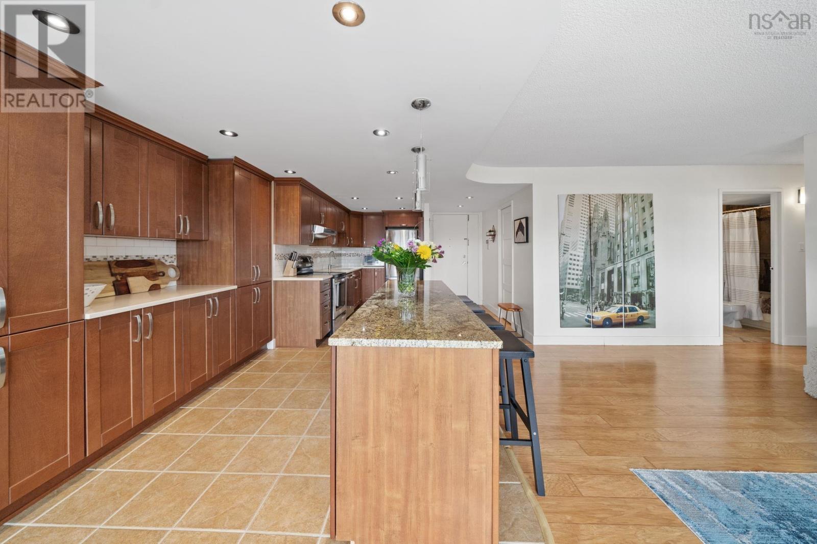 706 6369 Coburg Road Property Photo 14