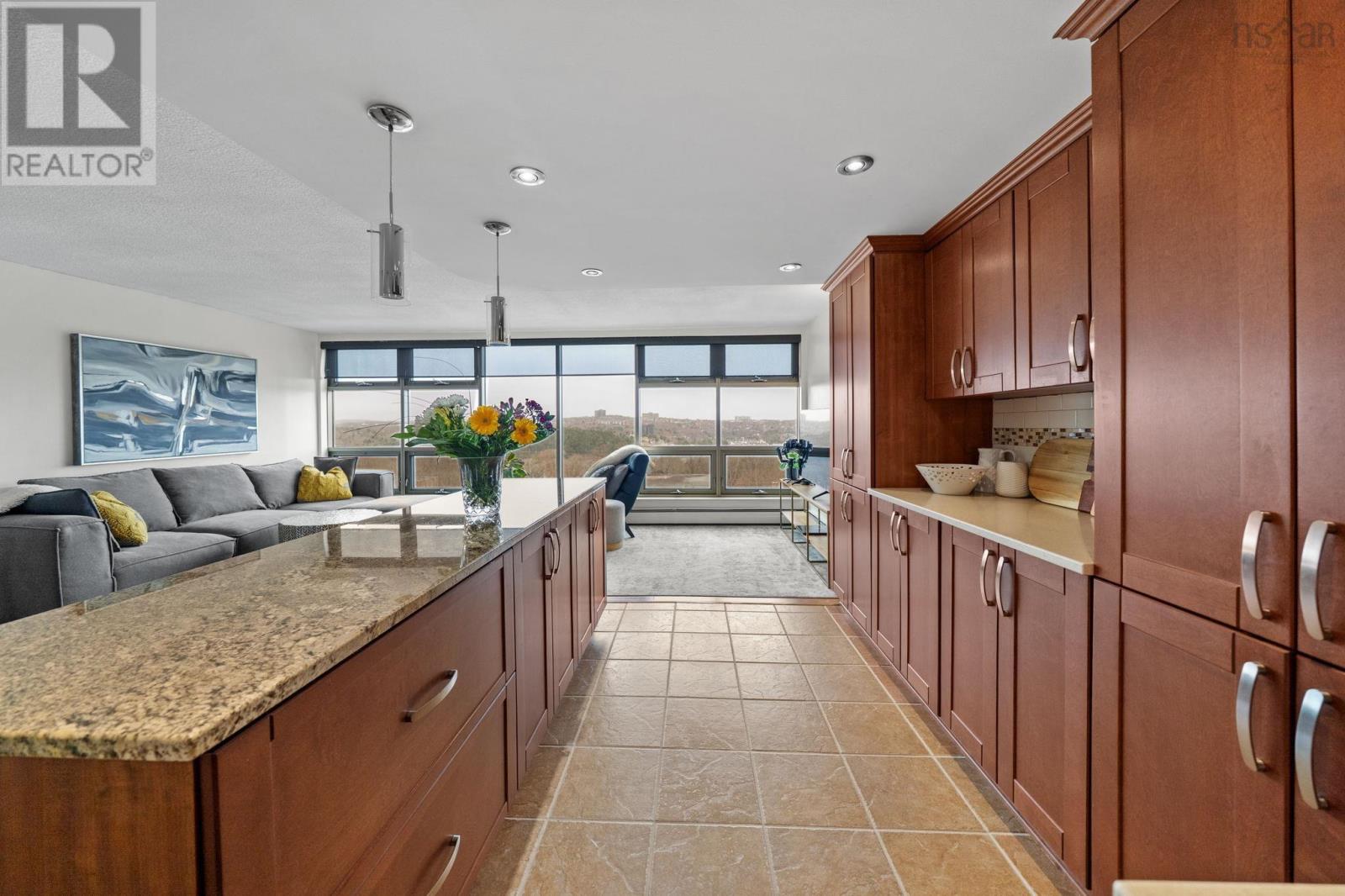 706 6369 Coburg Road Property Photo 17