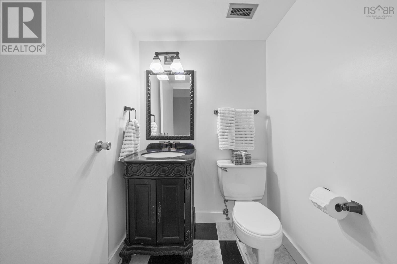 706 6369 Coburg Road Property Photo 40