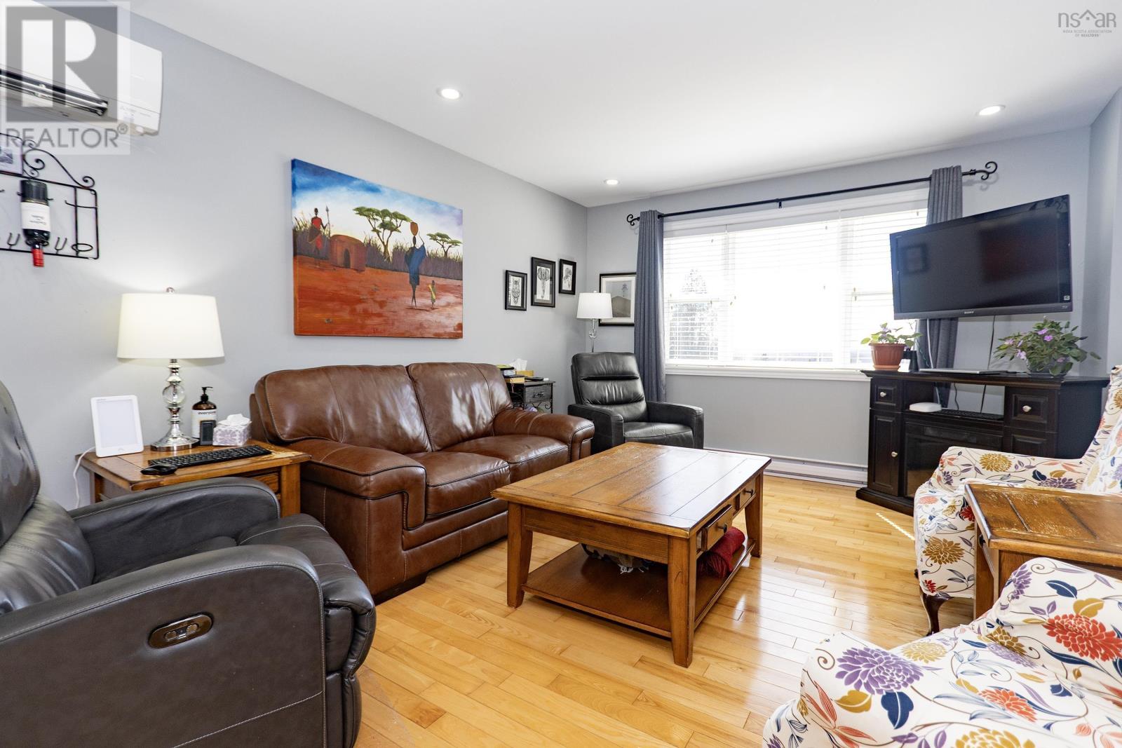 18372 Highway 2 Property Photo 15