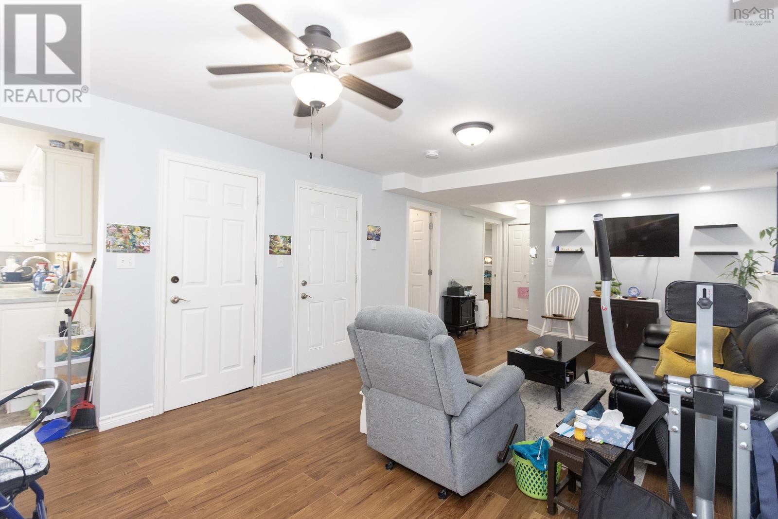 18372 Highway 2 Property Photo 33