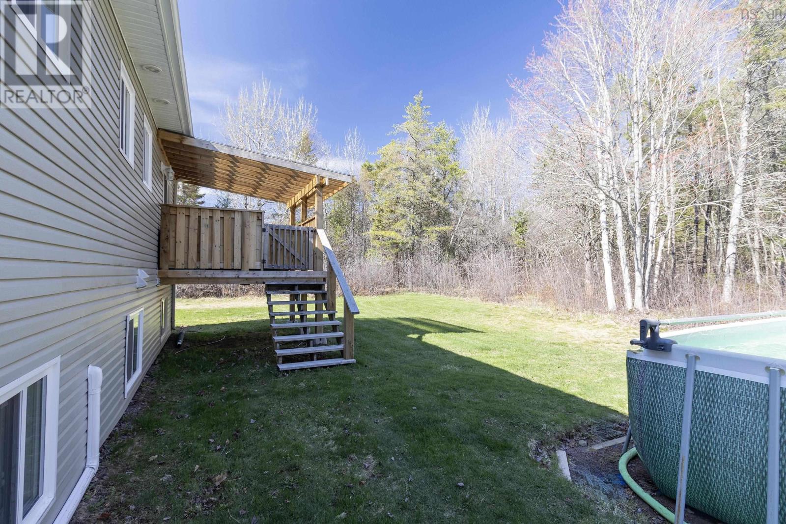 18372 Highway 2 Property Photo 49