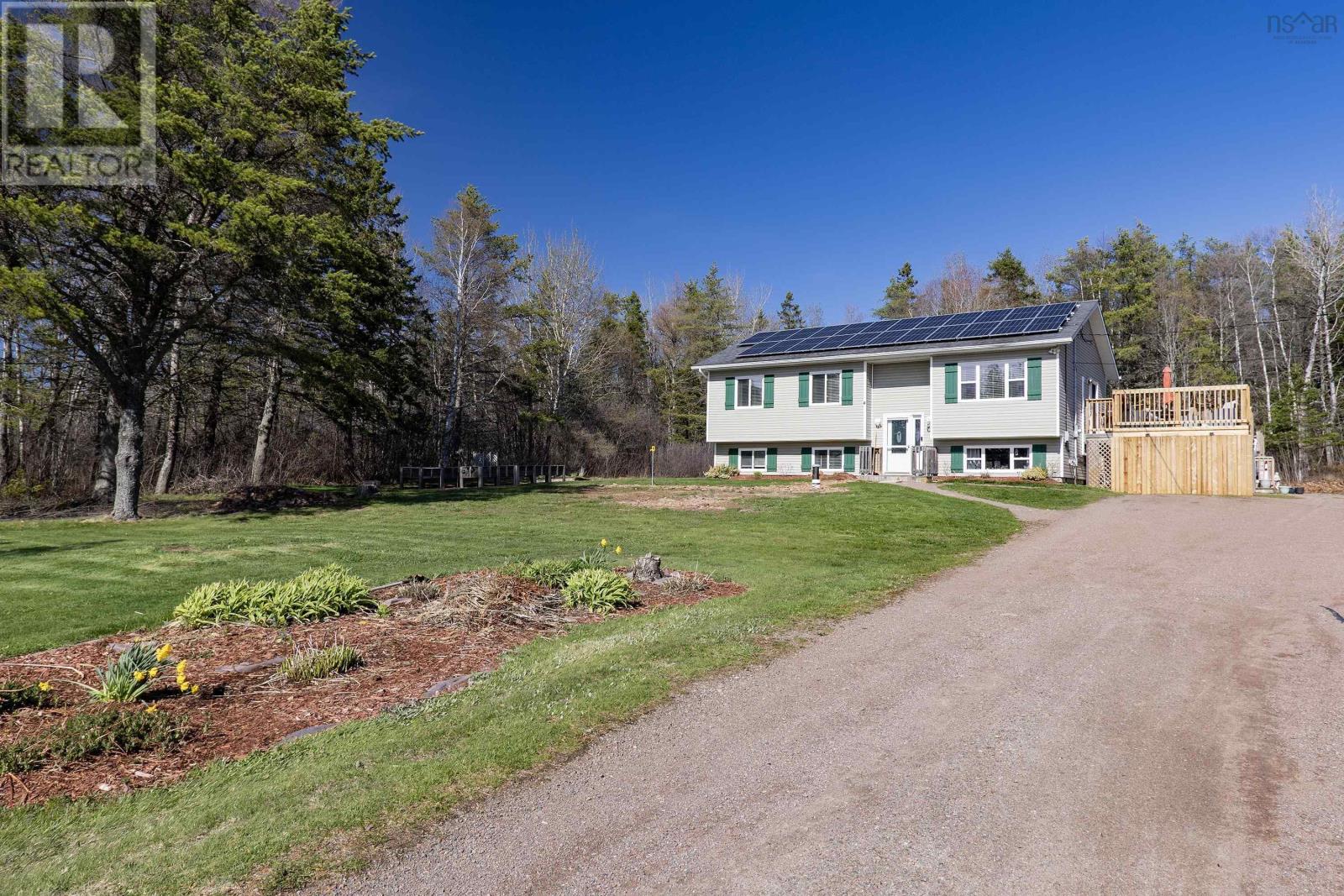 18372 Highway 2 Property Photo 50