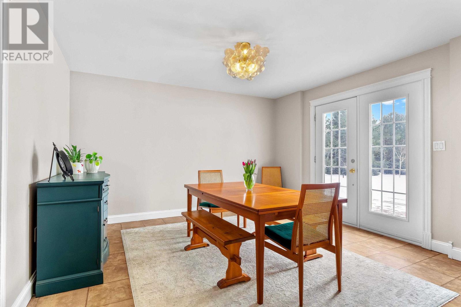 663 Valleyfield Road Property Photo 8
