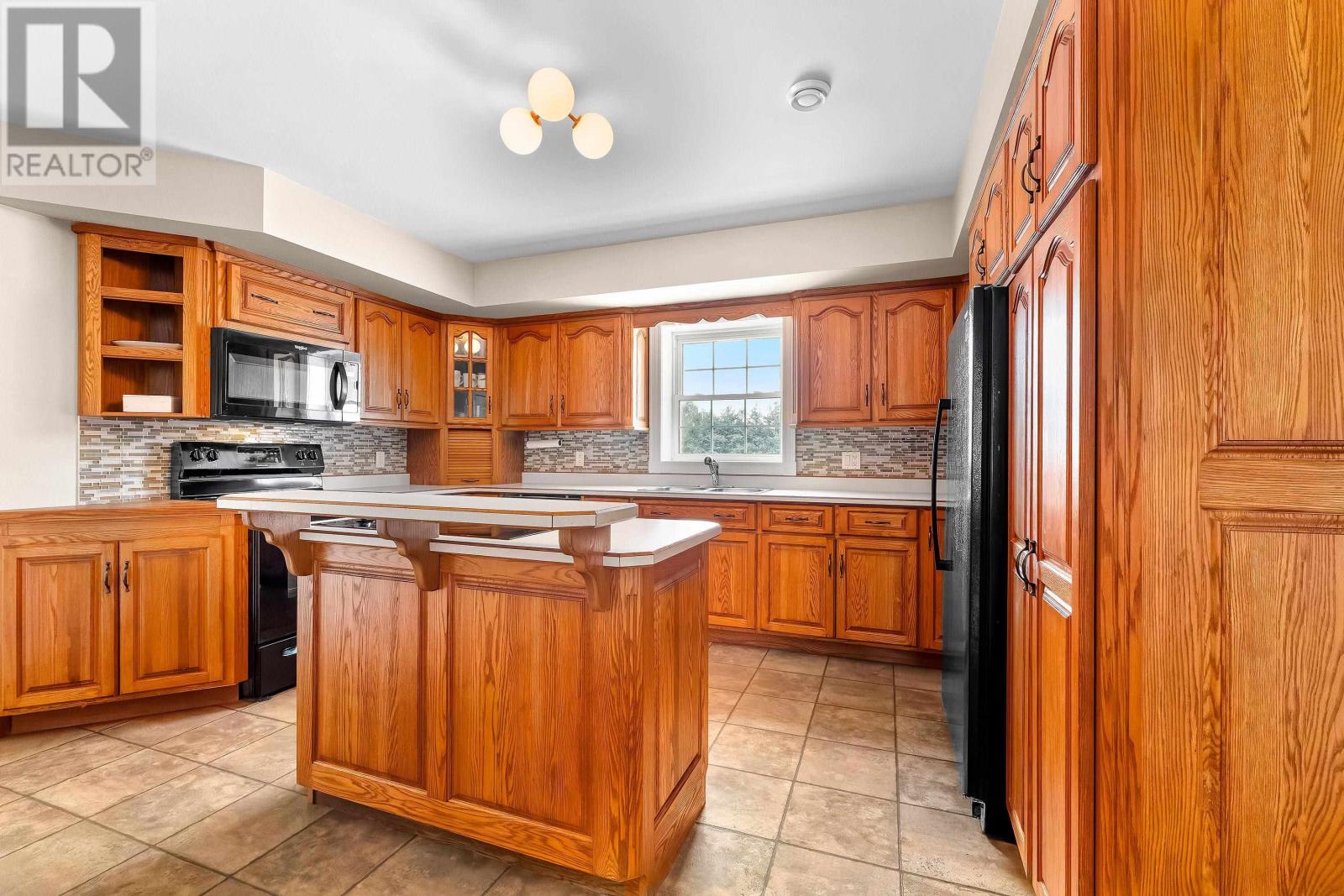 663 Valleyfield Road Property Photo 12