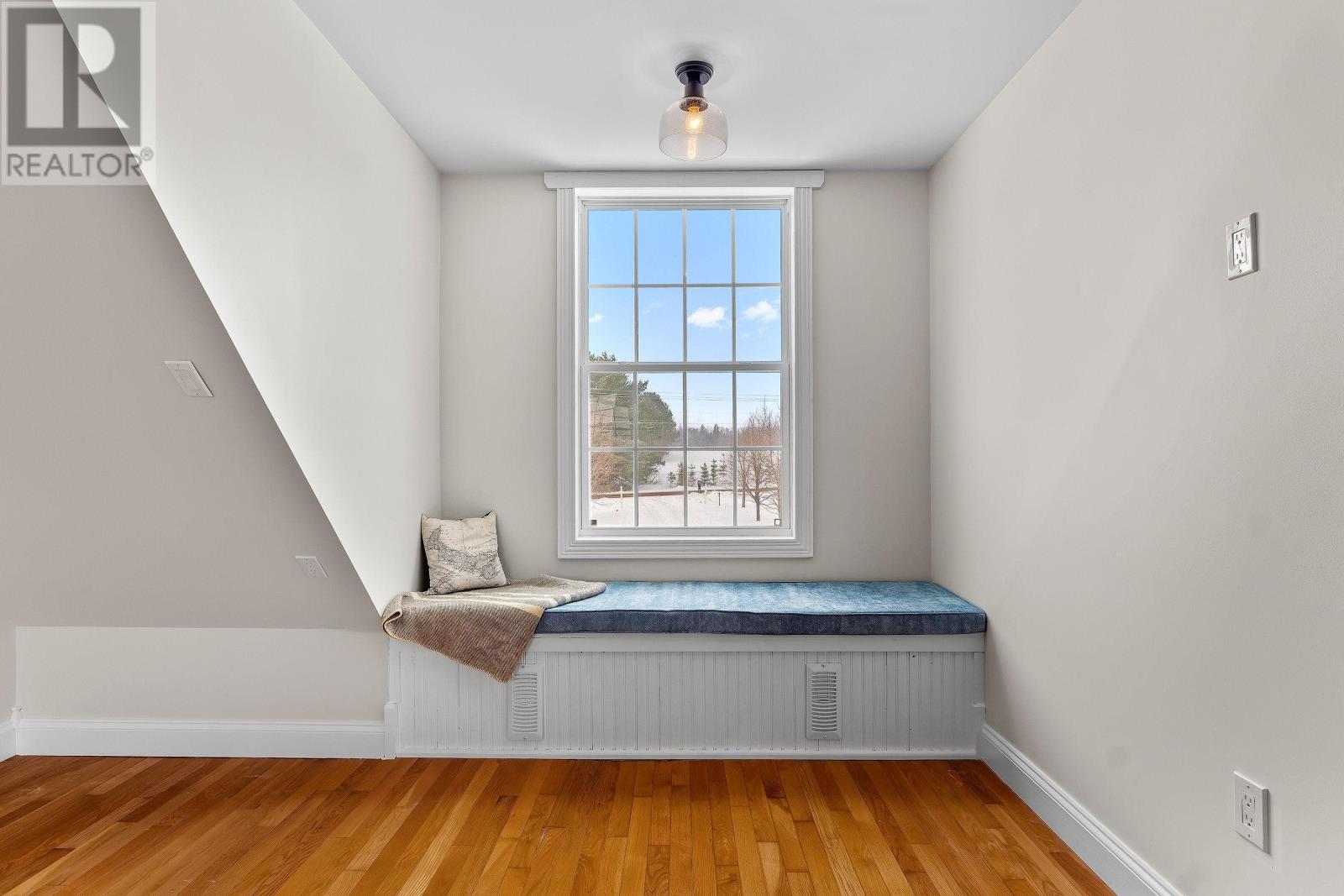 663 Valleyfield Road Property Photo 16