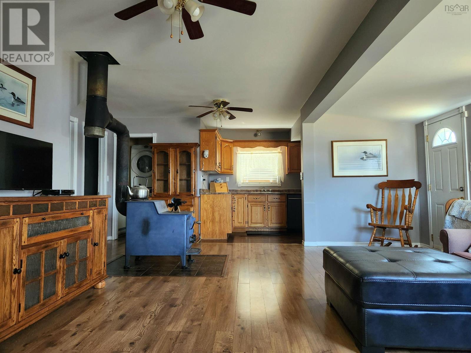 2280 Loch Lomond Road Property Photo 4