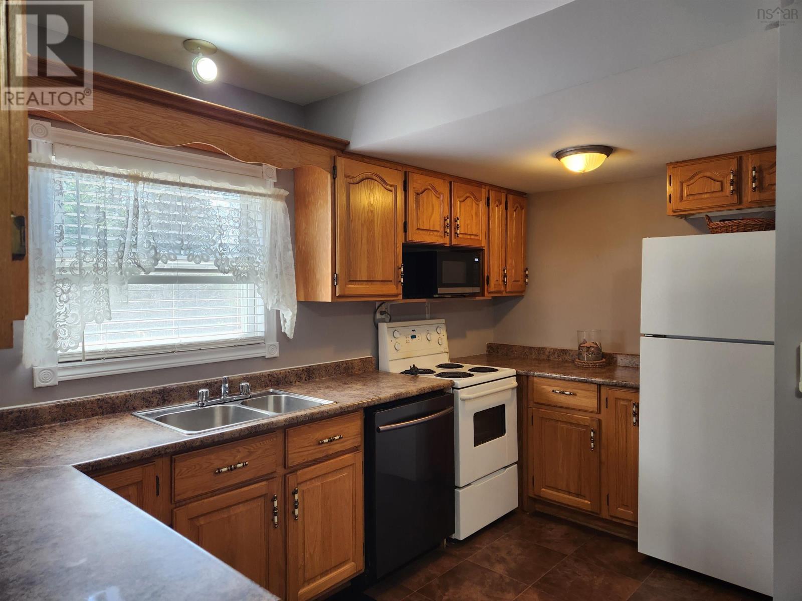 2280 Loch Lomond Road Property Photo 5