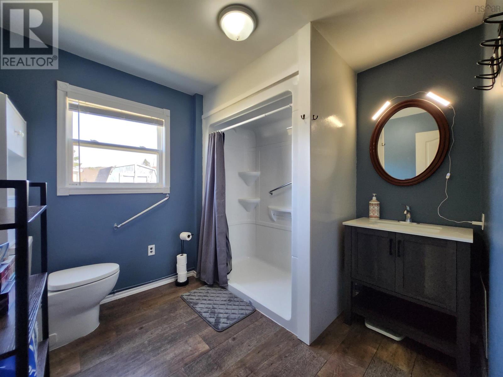 2280 Loch Lomond Road Property Photo 8