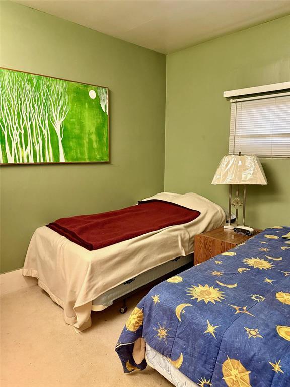 27 Thompson Avenue Property Photo 7