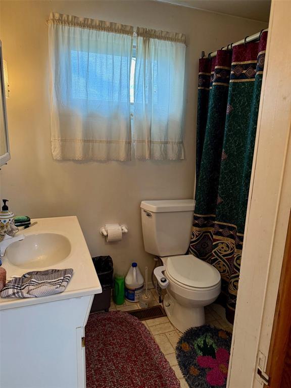 27 Thompson Avenue Property Photo 8