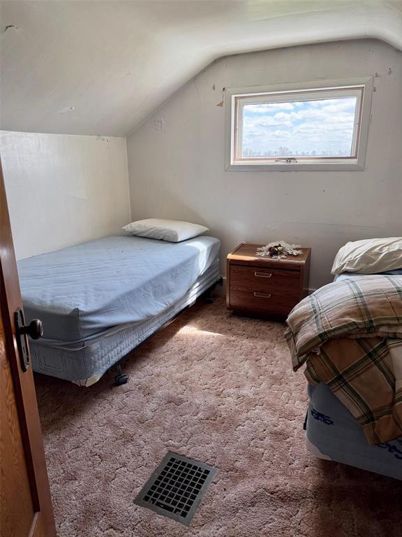27 Thompson Avenue Property Photo 10