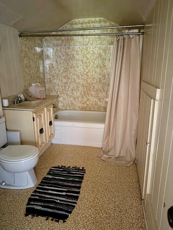 27 Thompson Avenue Property Photo 11