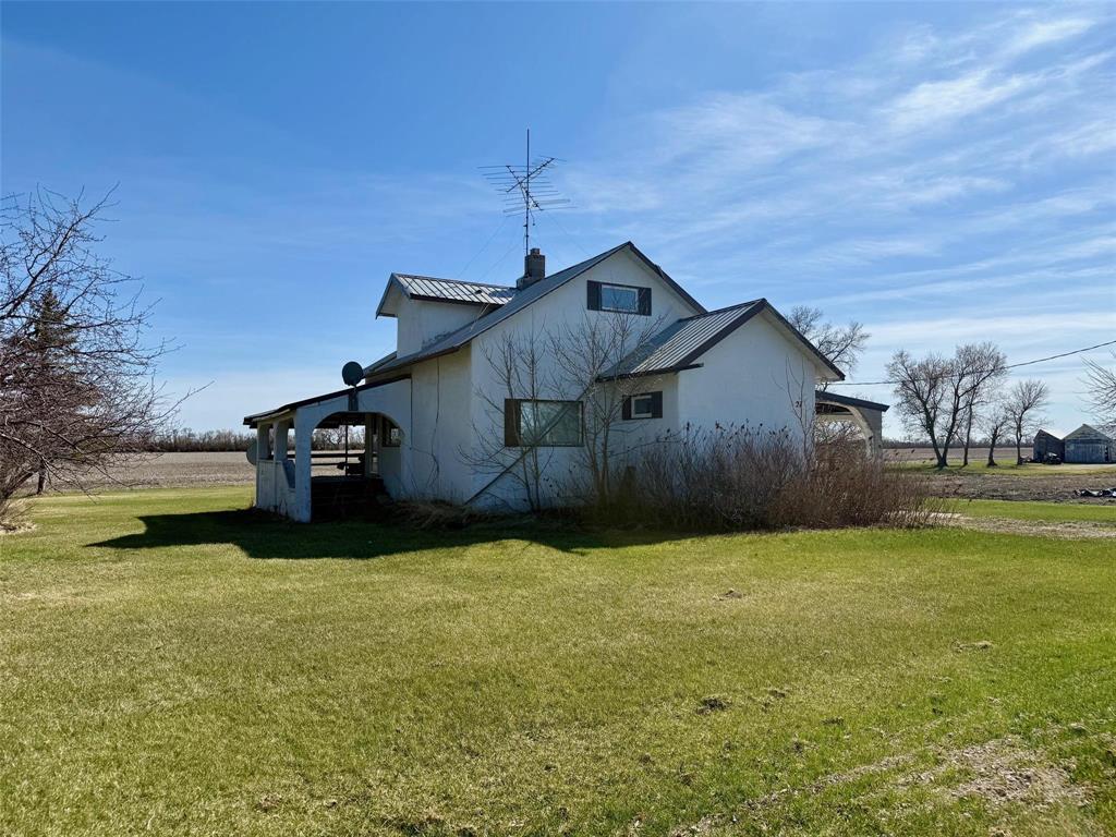 27 Thompson Avenue Property Photo 12