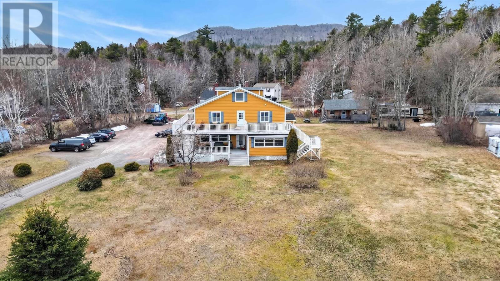 37706 Cabot Trail Property Photo 1