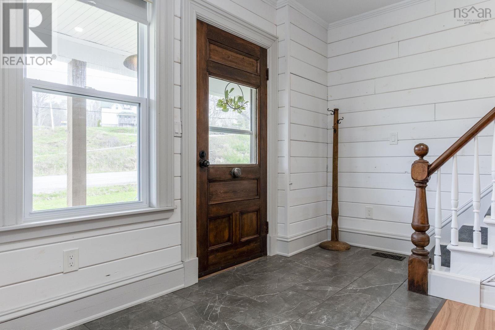 472 Highway 1 Property Photo 6