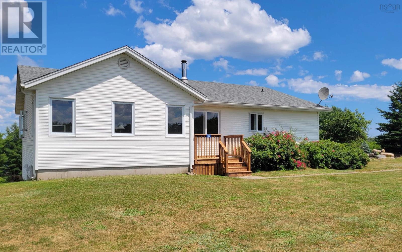 37 Orchard Heights Property Photo 6
