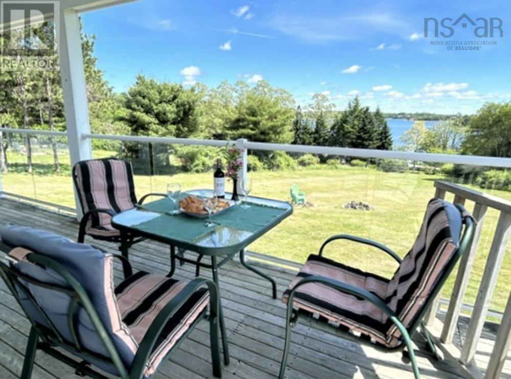 37 Orchard Heights Property Photo 9