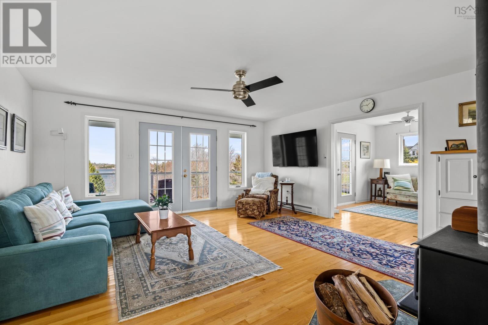 37 Orchard Heights Property Photo 11