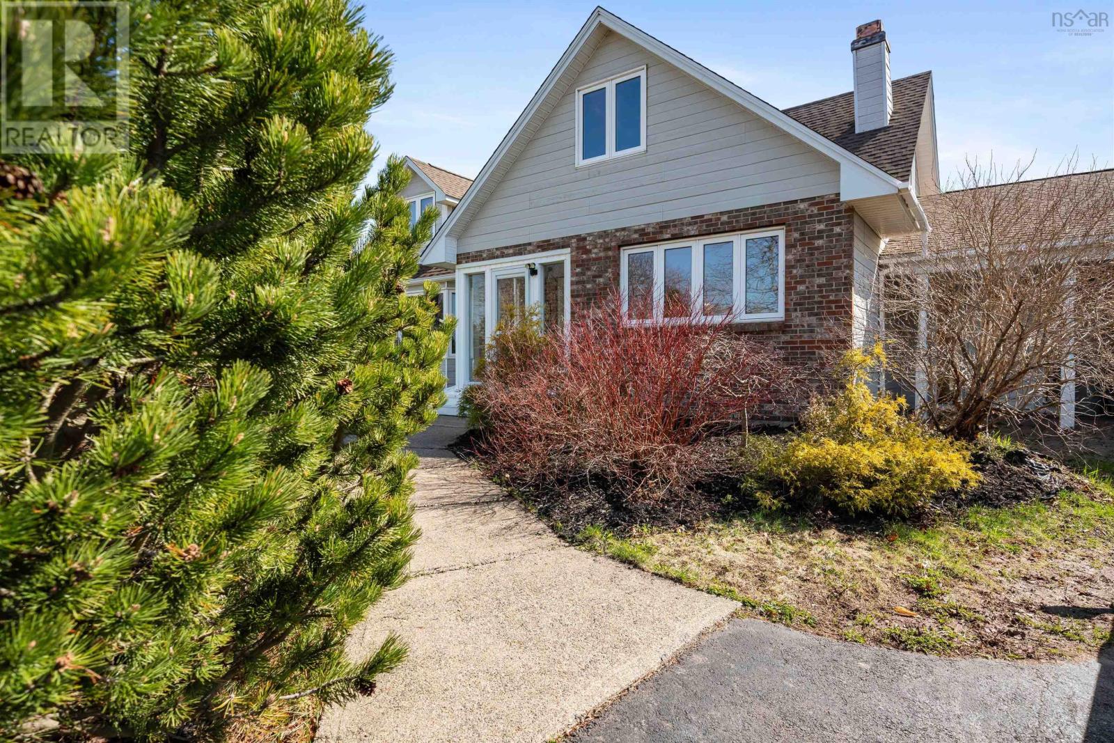 4 Tupper Court Property Photo 2