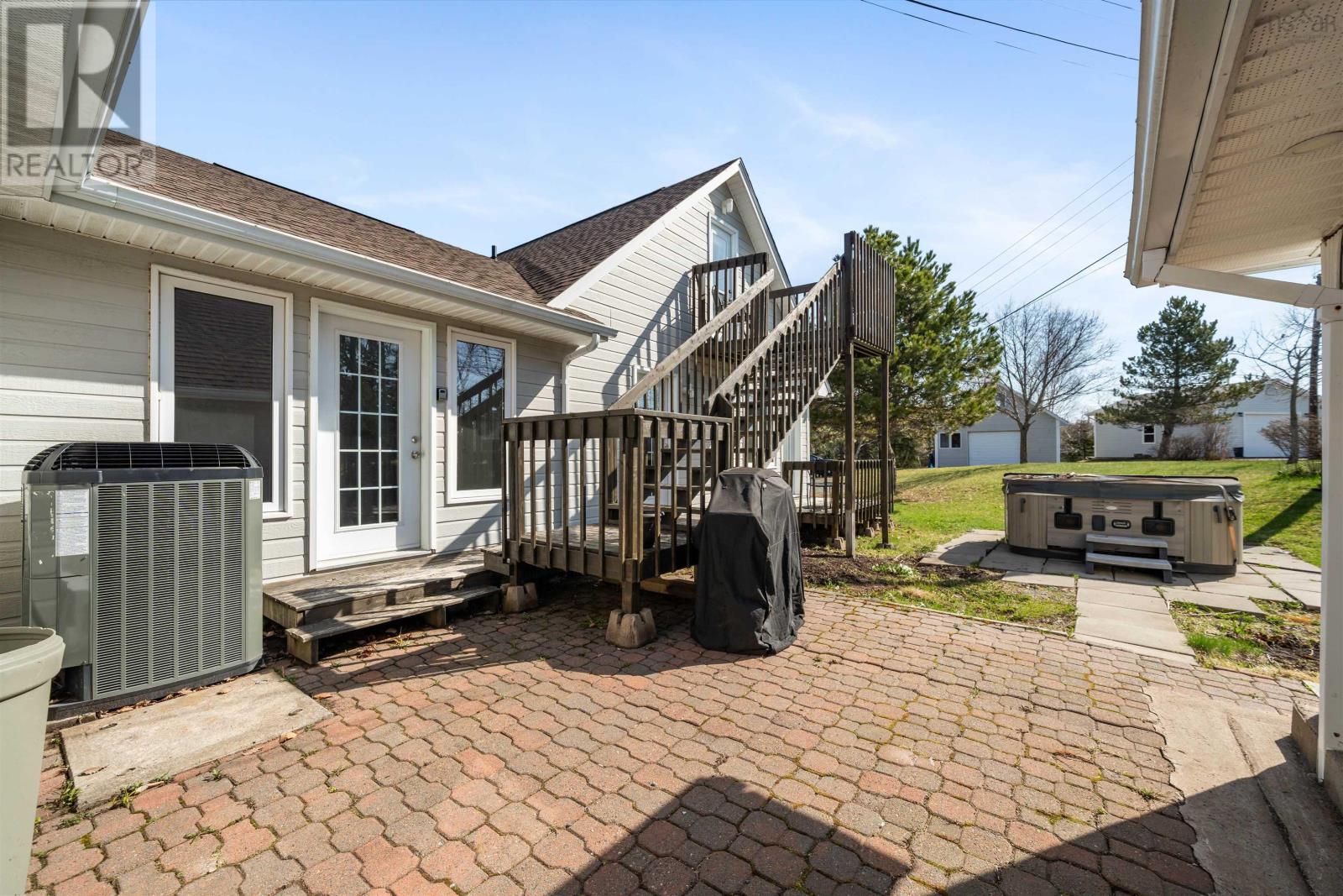 4 Tupper Court Property Photo 7
