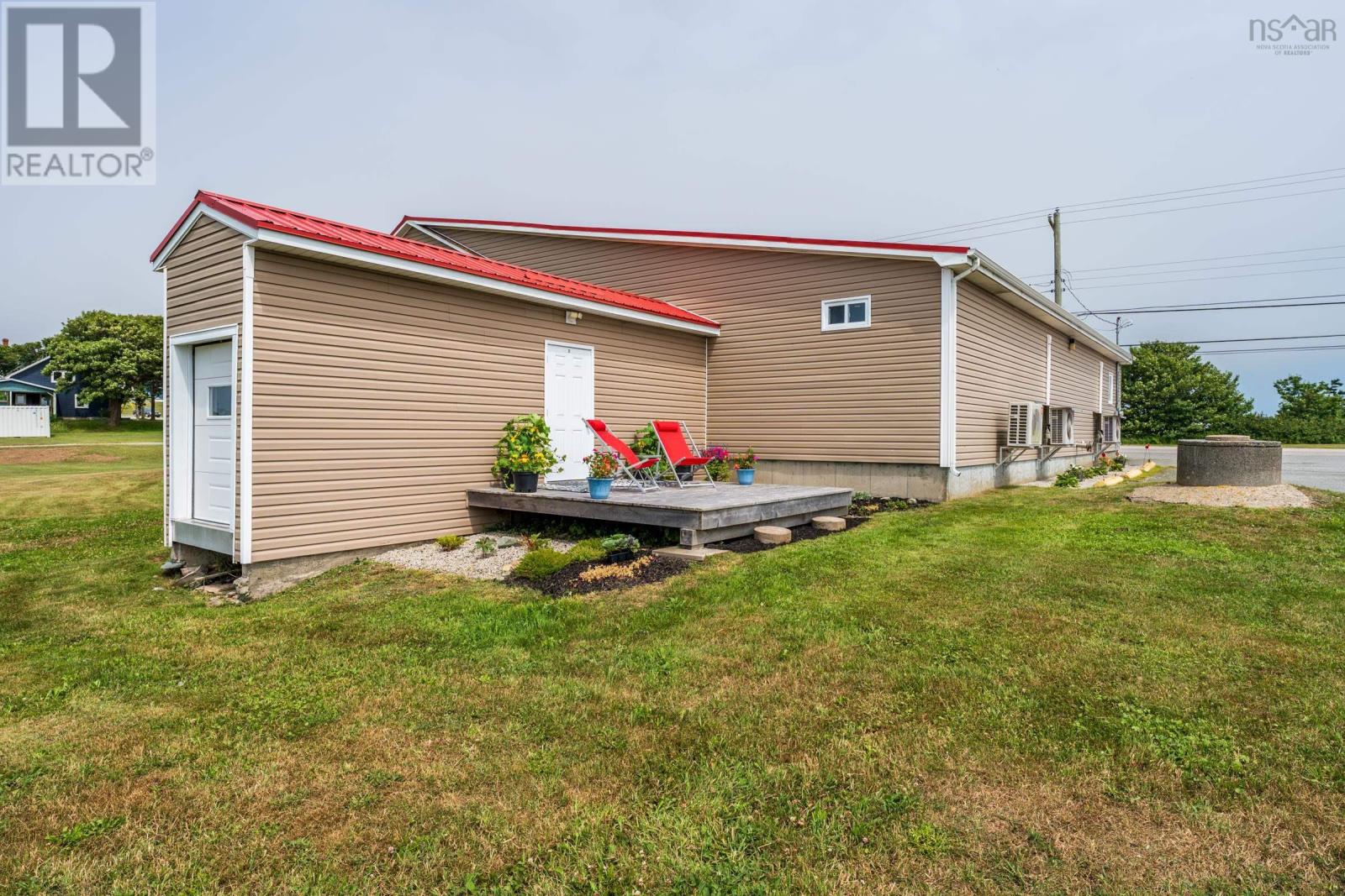 9613 Highway 1 Property Photo 32