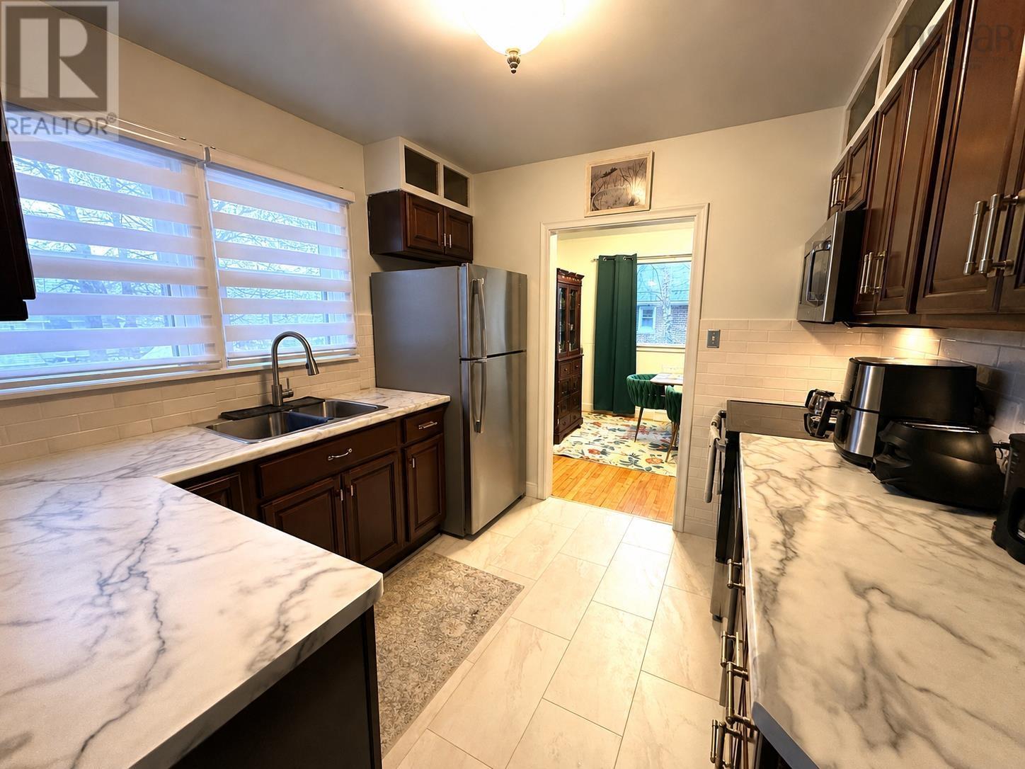 54 Waterloo Street Property Photo 6
