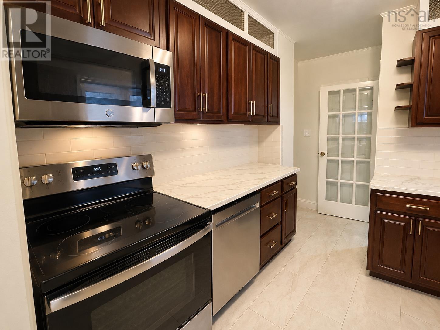 54 Waterloo Street Property Photo 8