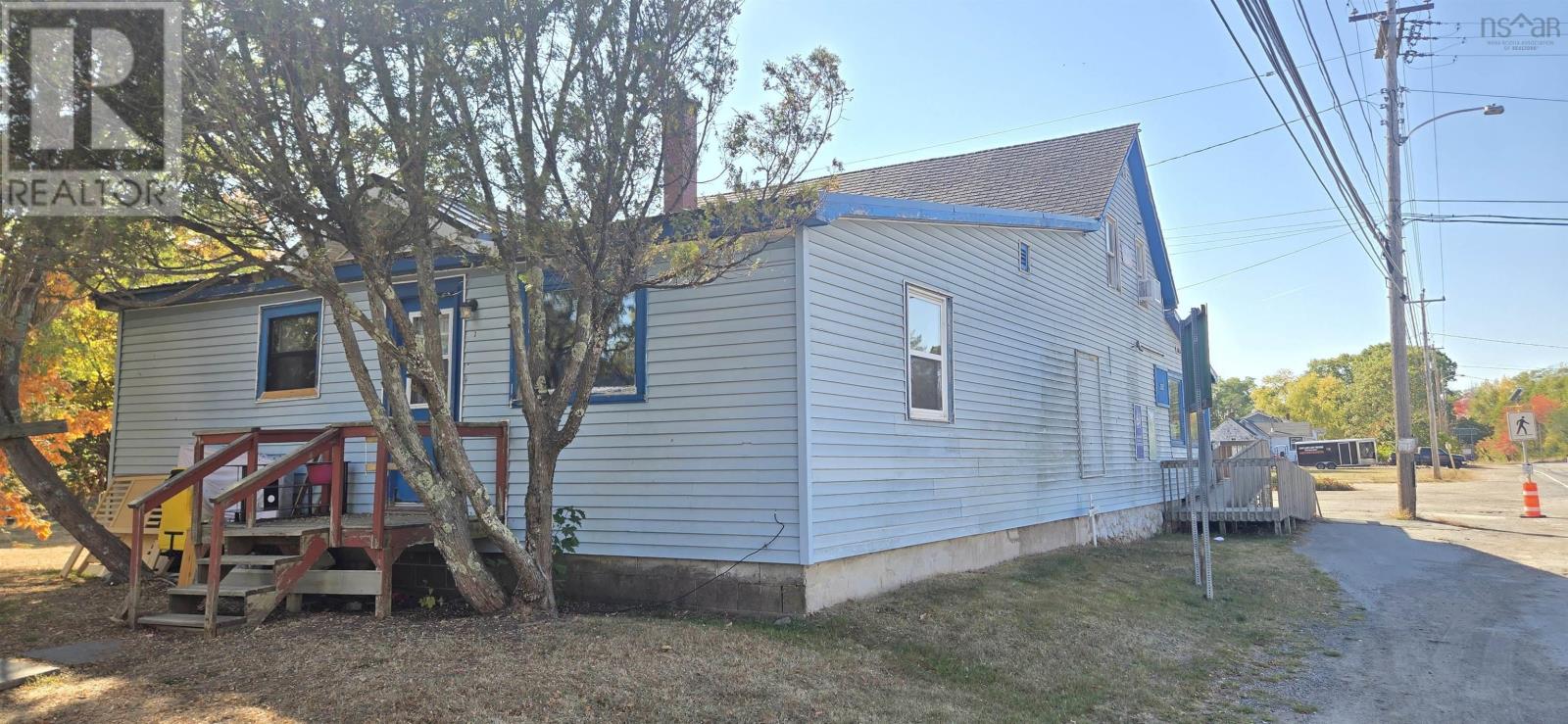 2082 Highway 1 Property Photo 2