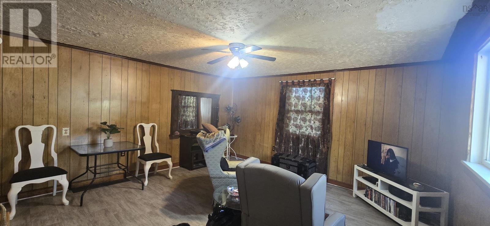 2082 Highway 1 Property Photo 8