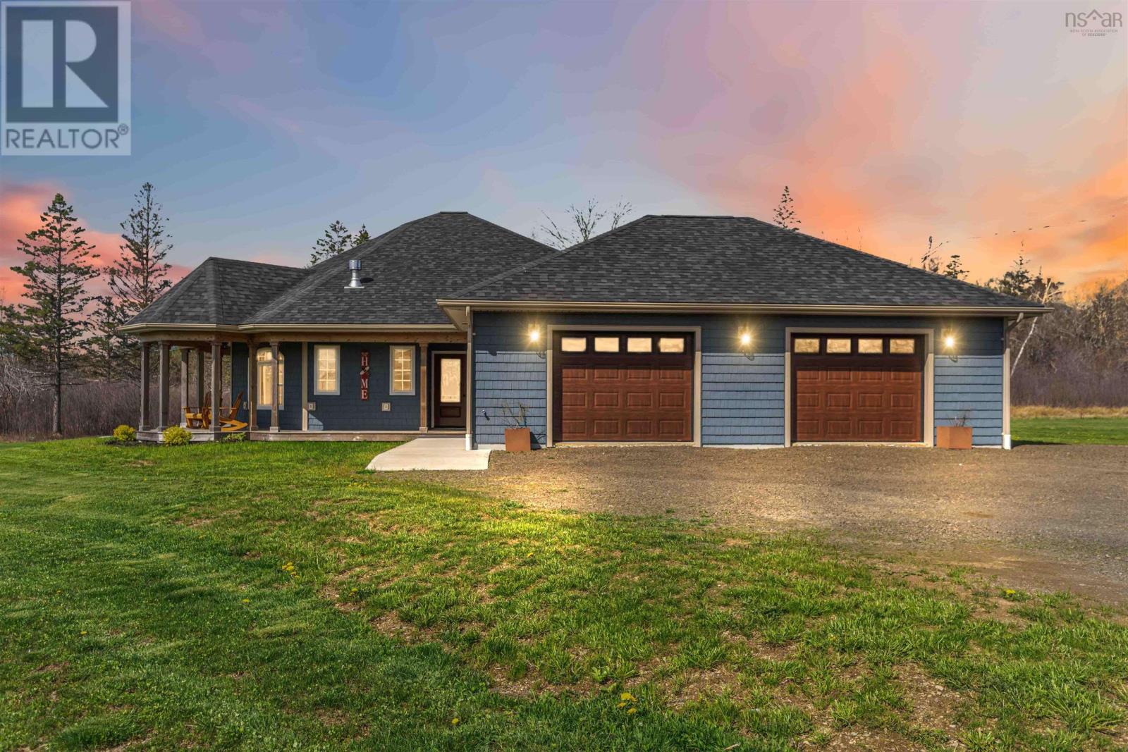 1572 Lansdowne Road Property Photo 1
