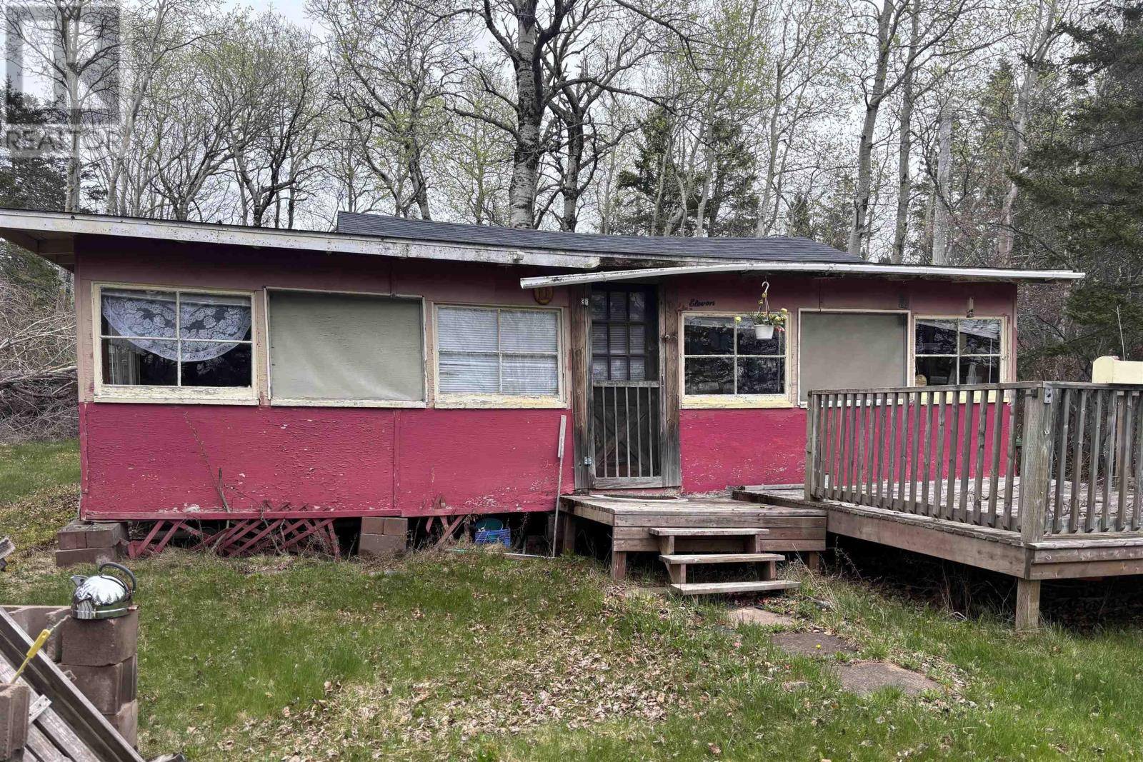 11 Jackson Point Road Property Photo 2