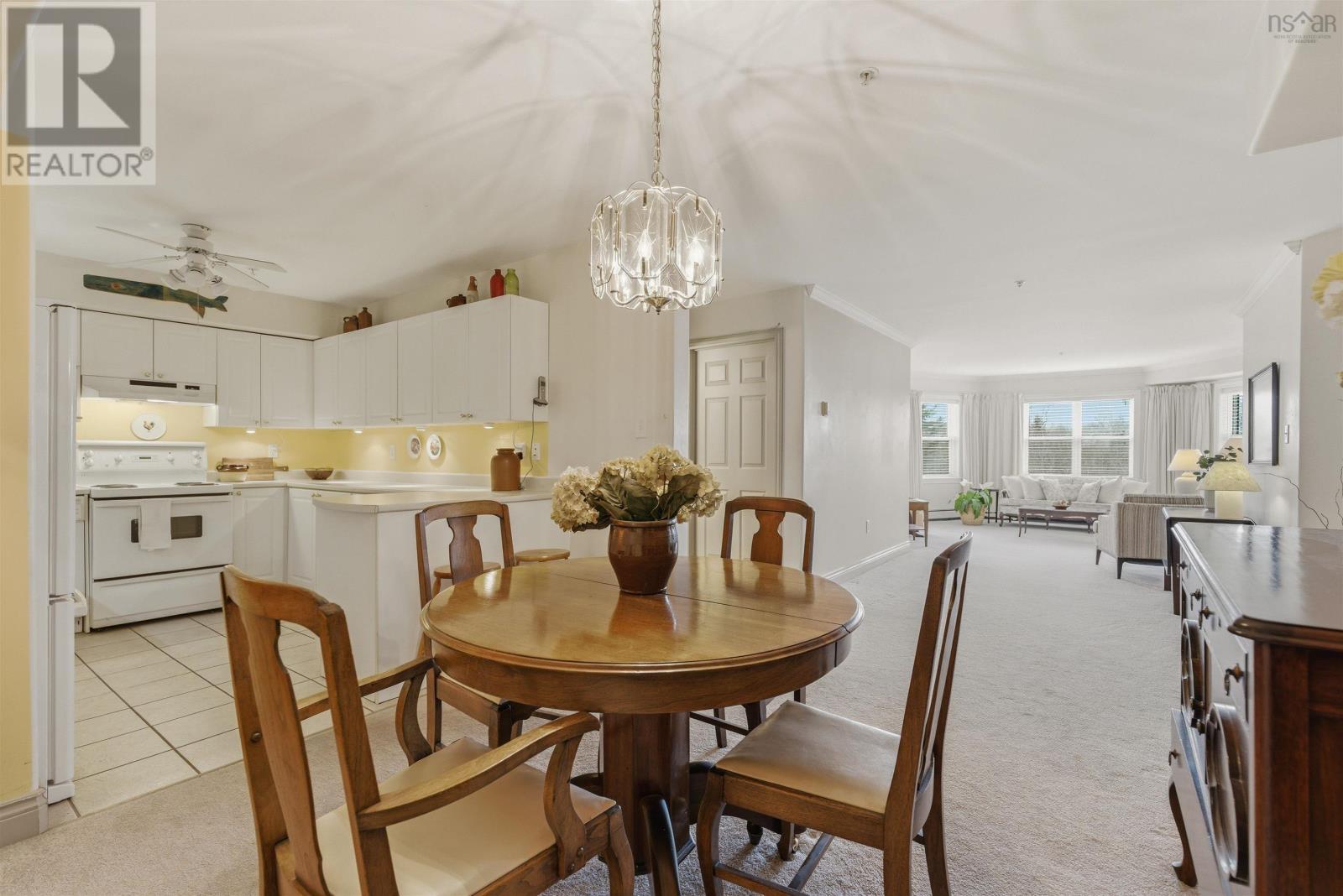 306 512 Parkland Drive Property Photo 11