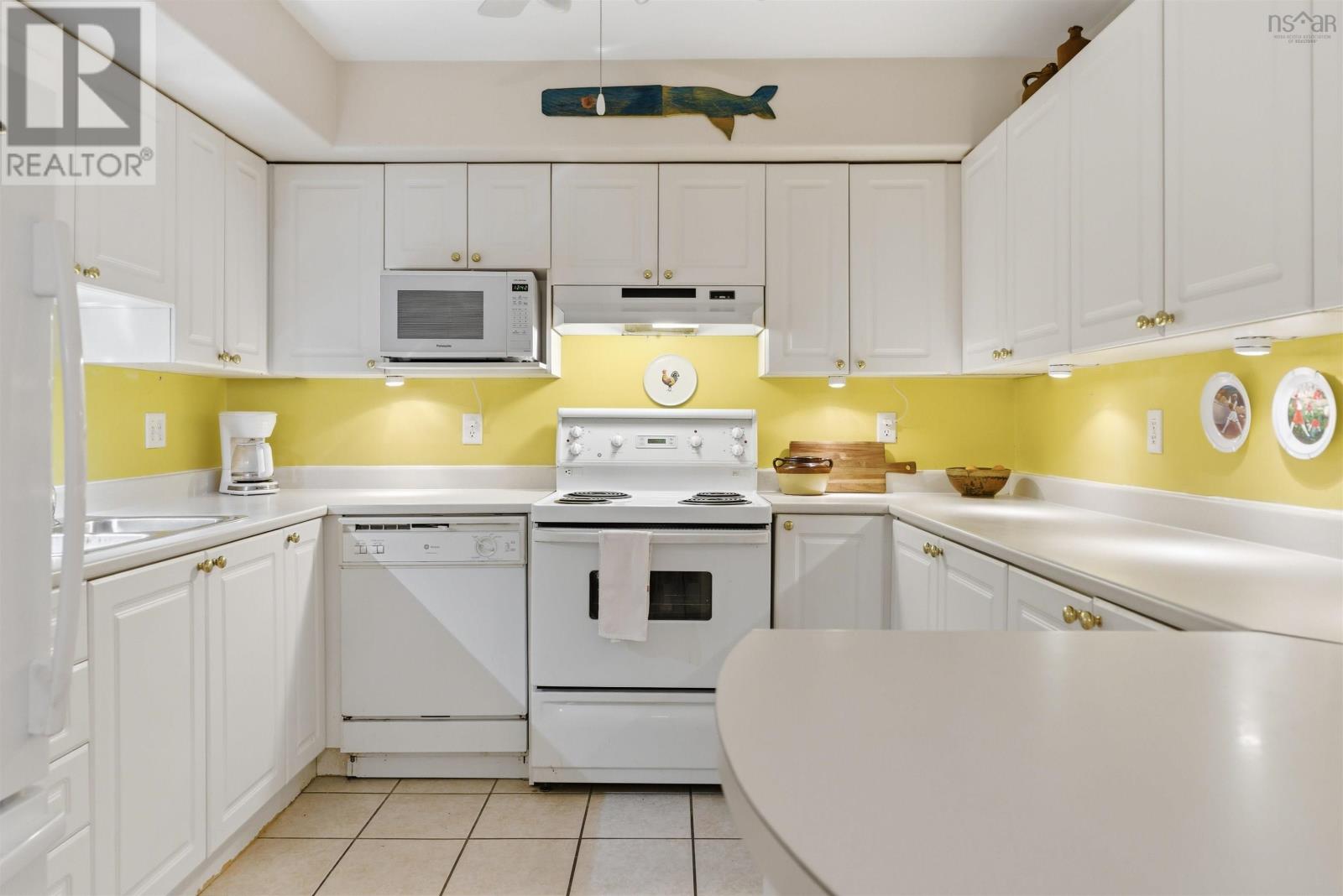 306 512 Parkland Drive Property Photo 12
