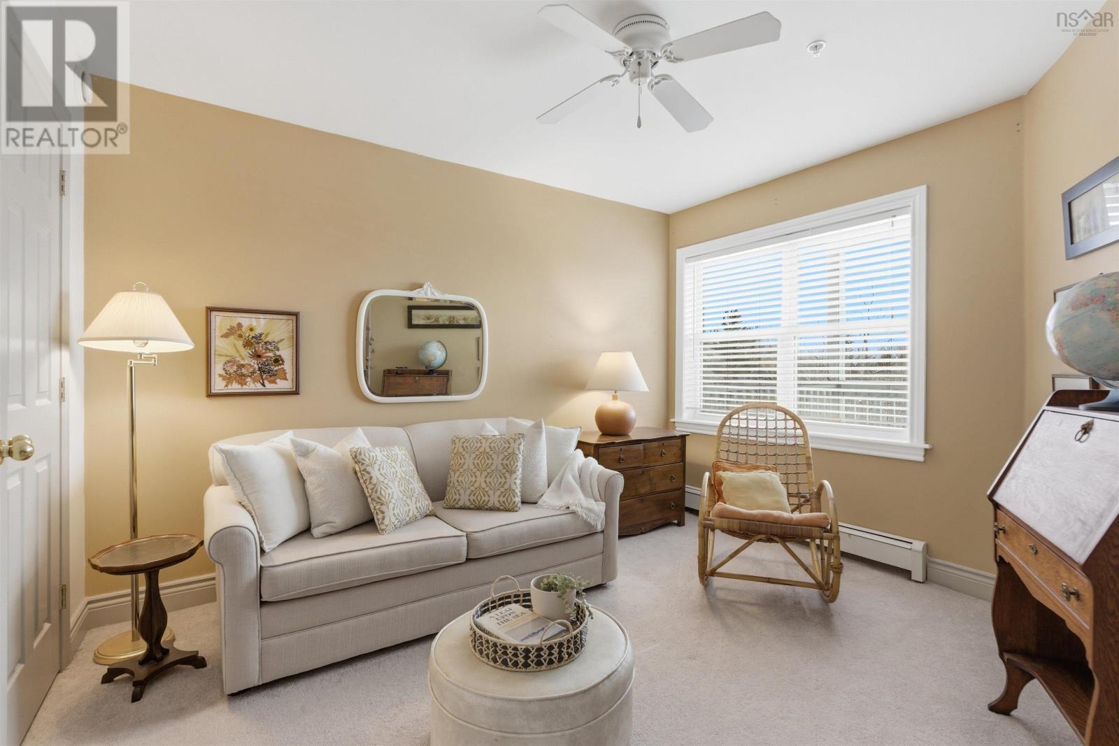 306 512 Parkland Drive Property Photo 16
