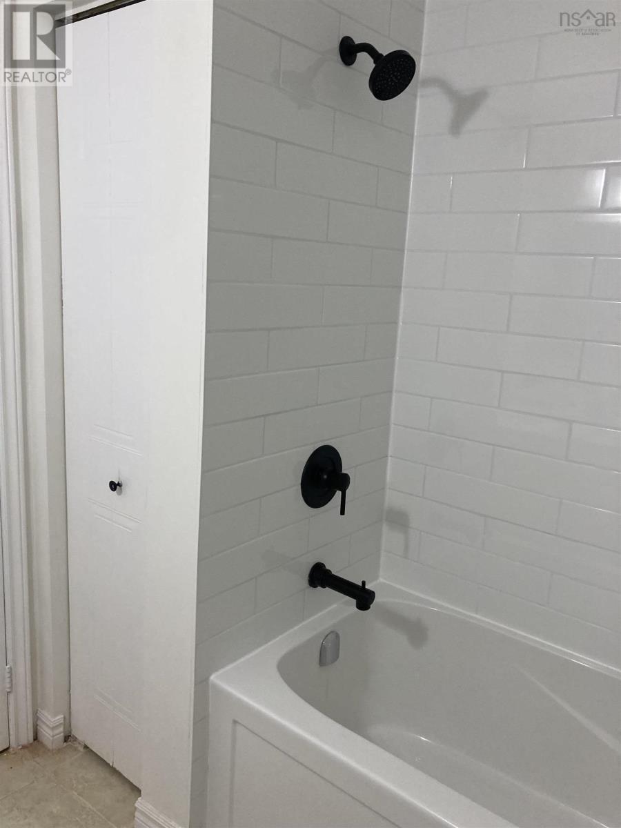 103 15 Langbrae Drive Property Photo 10