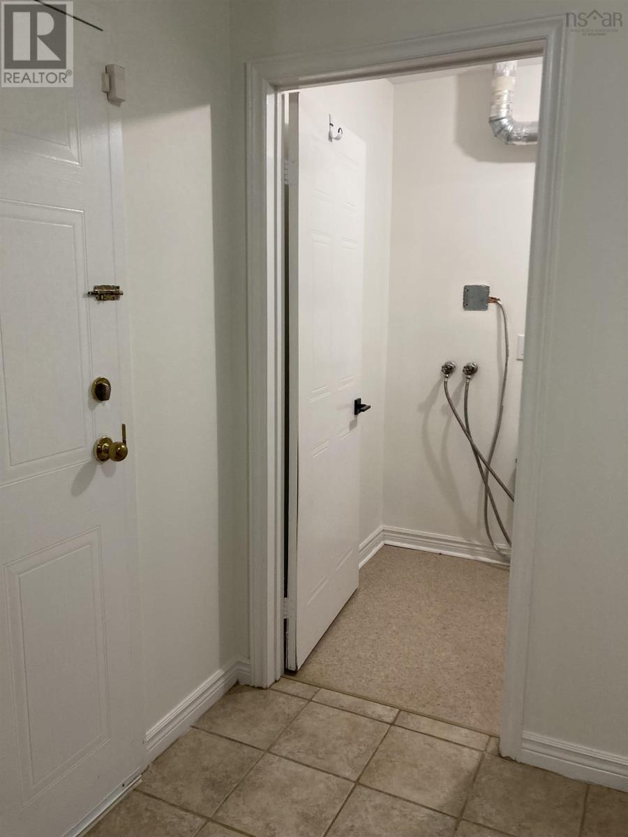 103 15 Langbrae Drive Property Photo 14