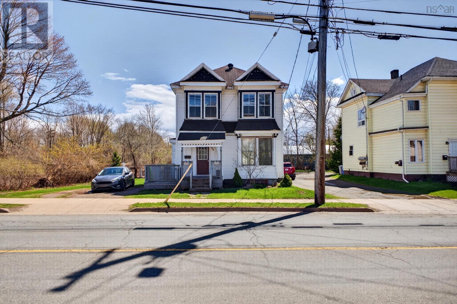 294 QUEEN Street
