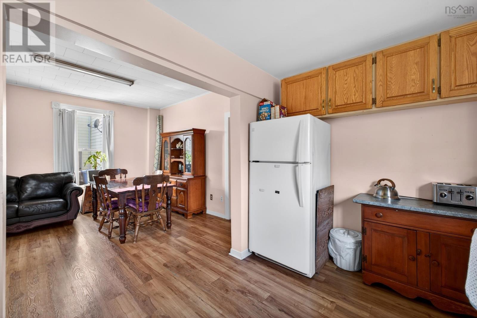 294 Queen Street Property Photo 5