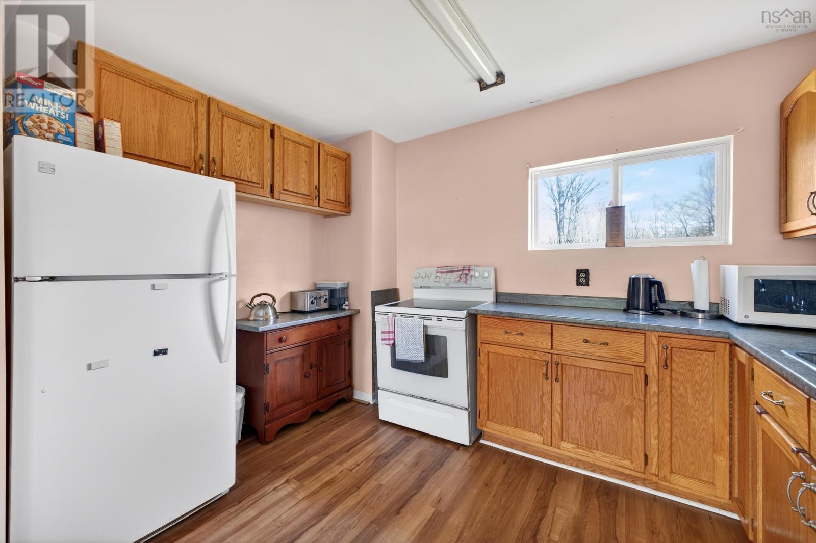 294 Queen Street Property Photo 6