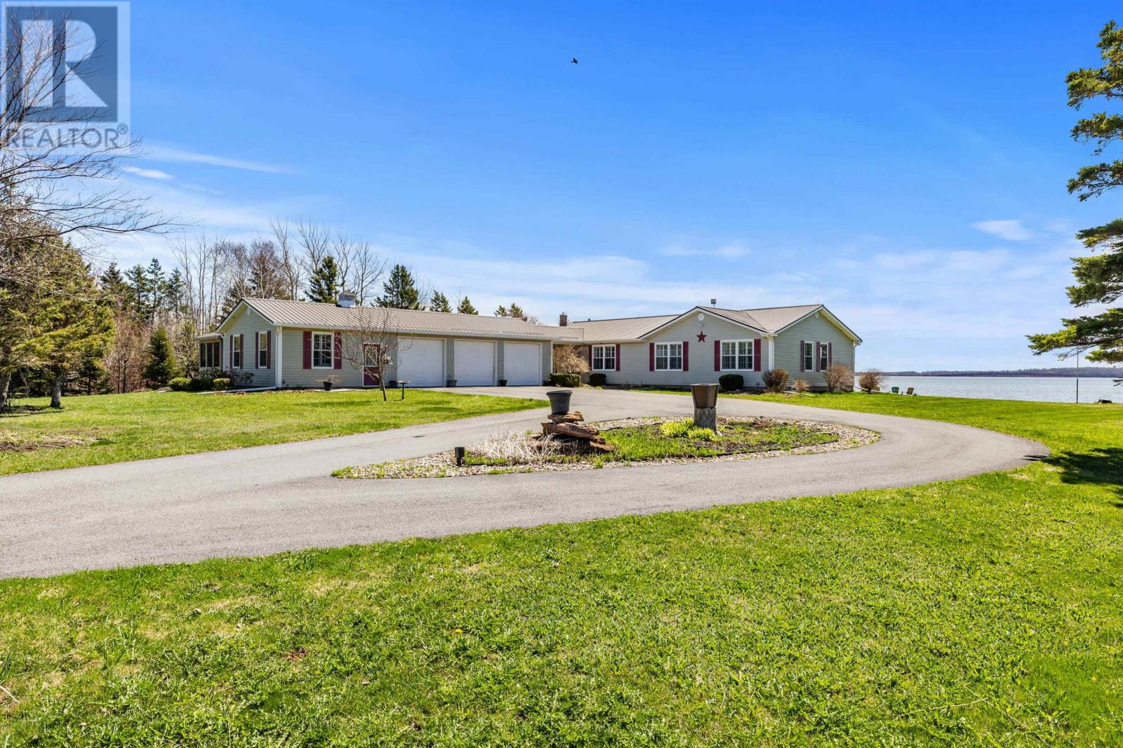 1111 Mcinnis Point Road Property Photo 1