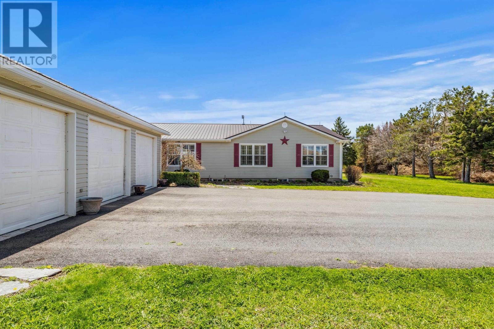 1111 Mcinnis Point Road Property Photo 4