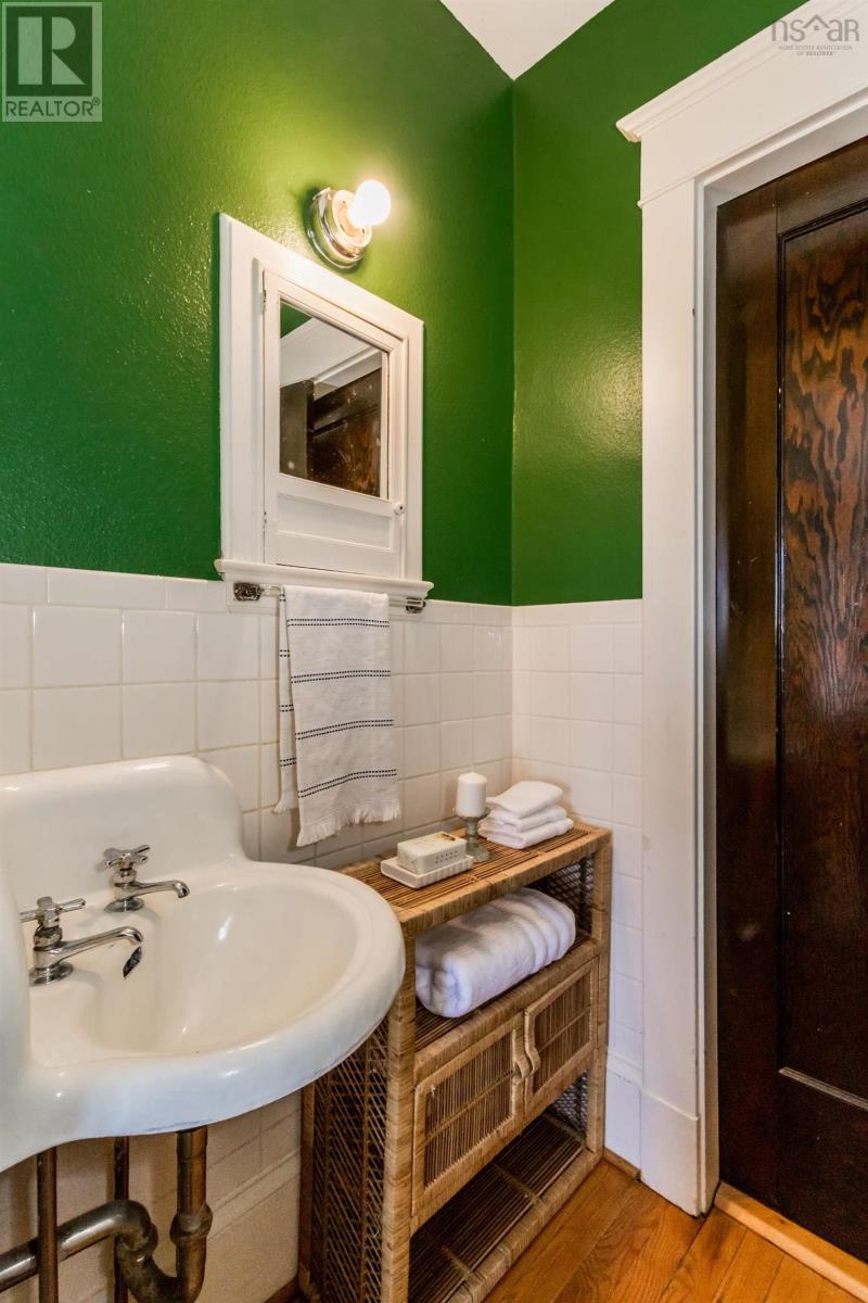 12 Linden Avenue Property Photo 39